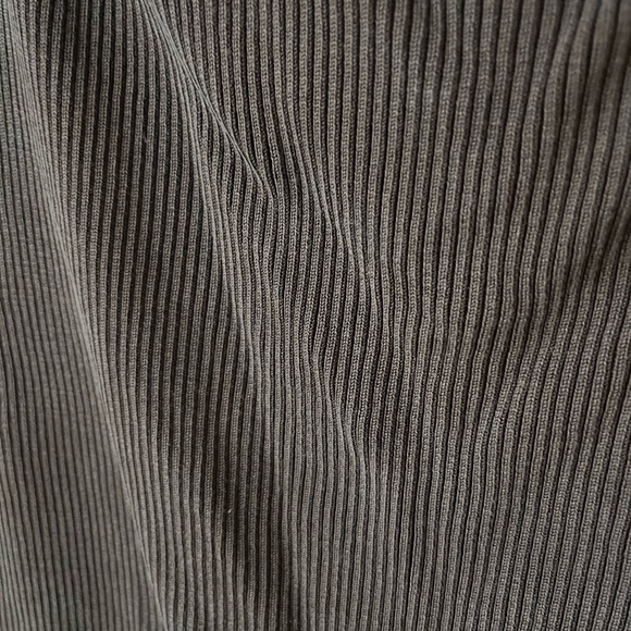 Y2K Loft 100% Silk Knit Ribbed Brown Sleeveless Ribbed Top - Picture 4 of 4